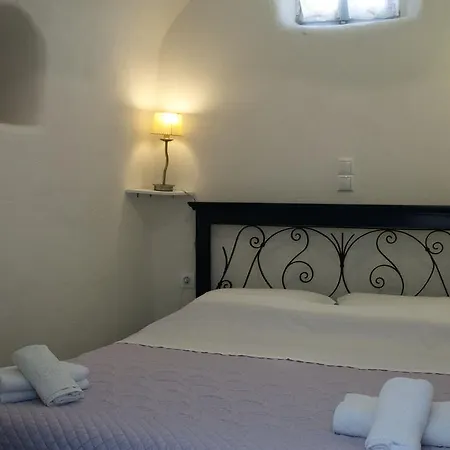 Emmantina Bed & Breakfast Mesariá