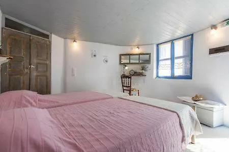 Emmantina Bed & Breakfast Mesariá